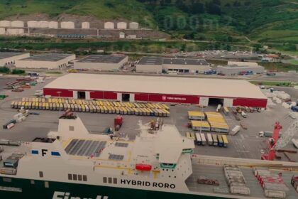 Puerto de Bilbao - Toro y Betolaza