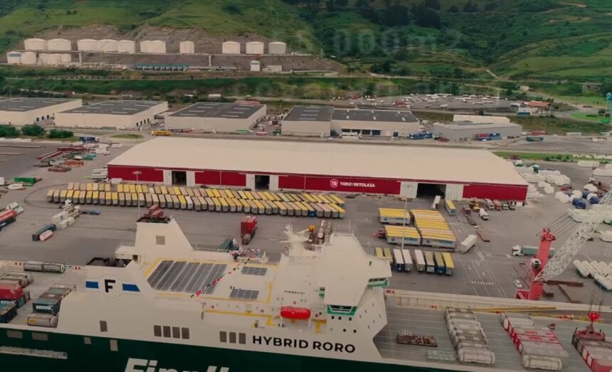 Puerto de Bilbao - Toro y Betolaza