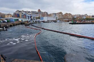 vertido Puerto de Ceuta