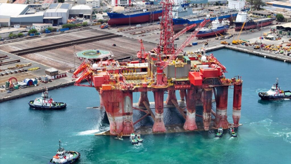 Puerto de Las Palmas - plataforma Borgland Dolphin