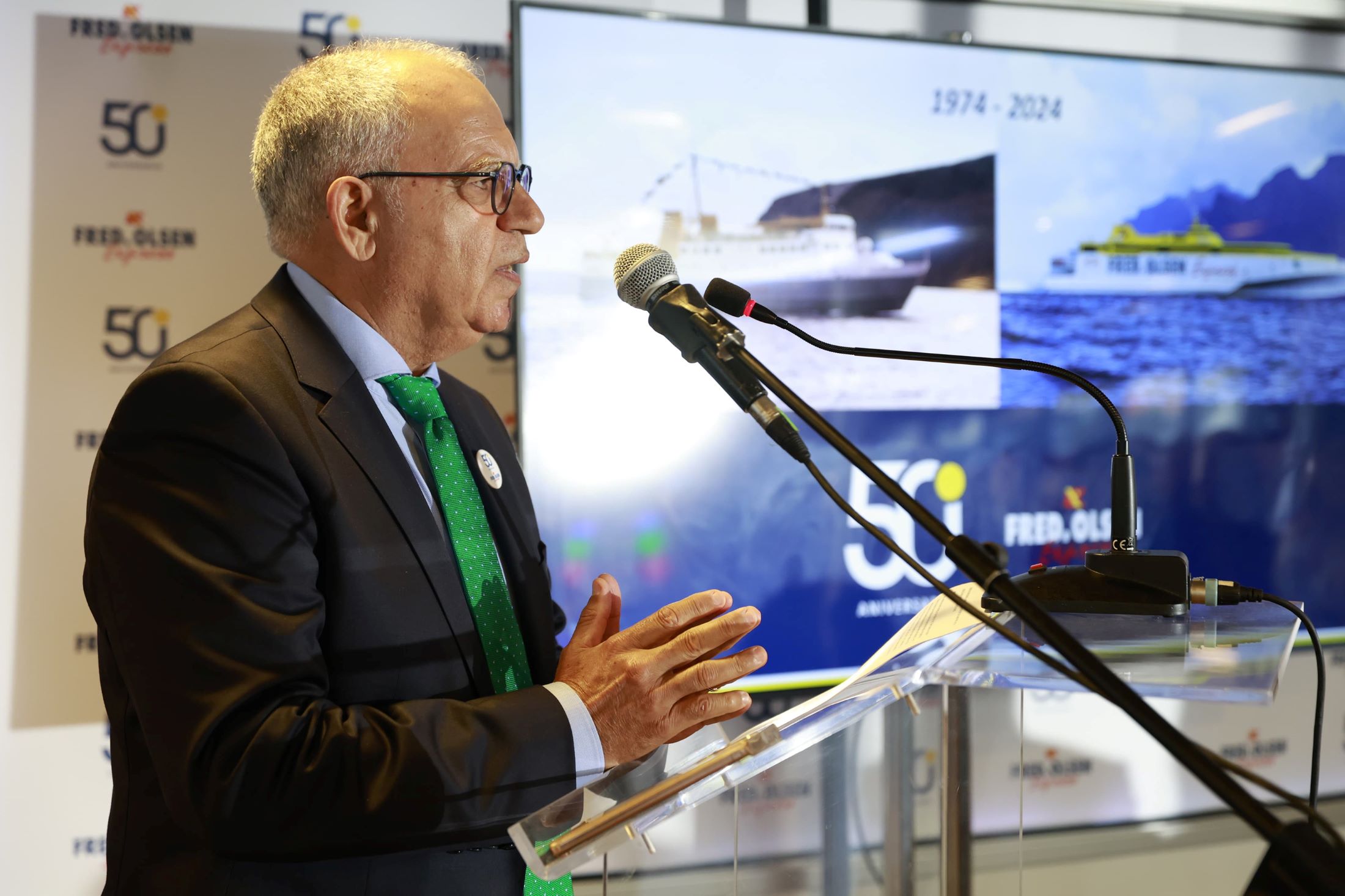 Casimiro Curbelo - Fred Olsen - Gomera - 50 aniversario