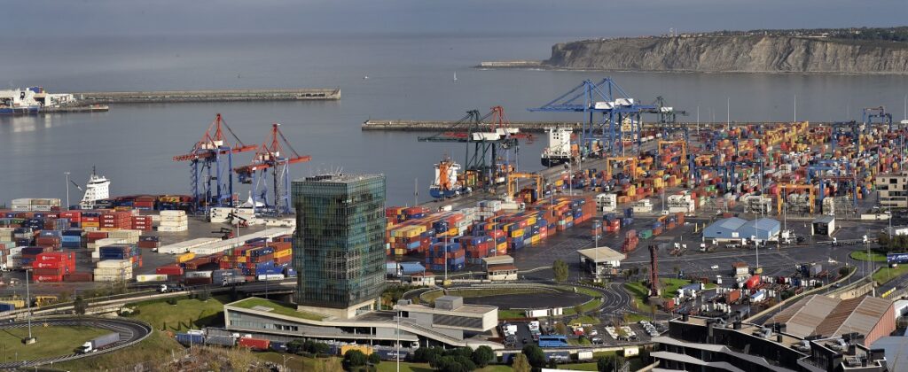 Puerto de Bilbao - panoramica - bilboestiba