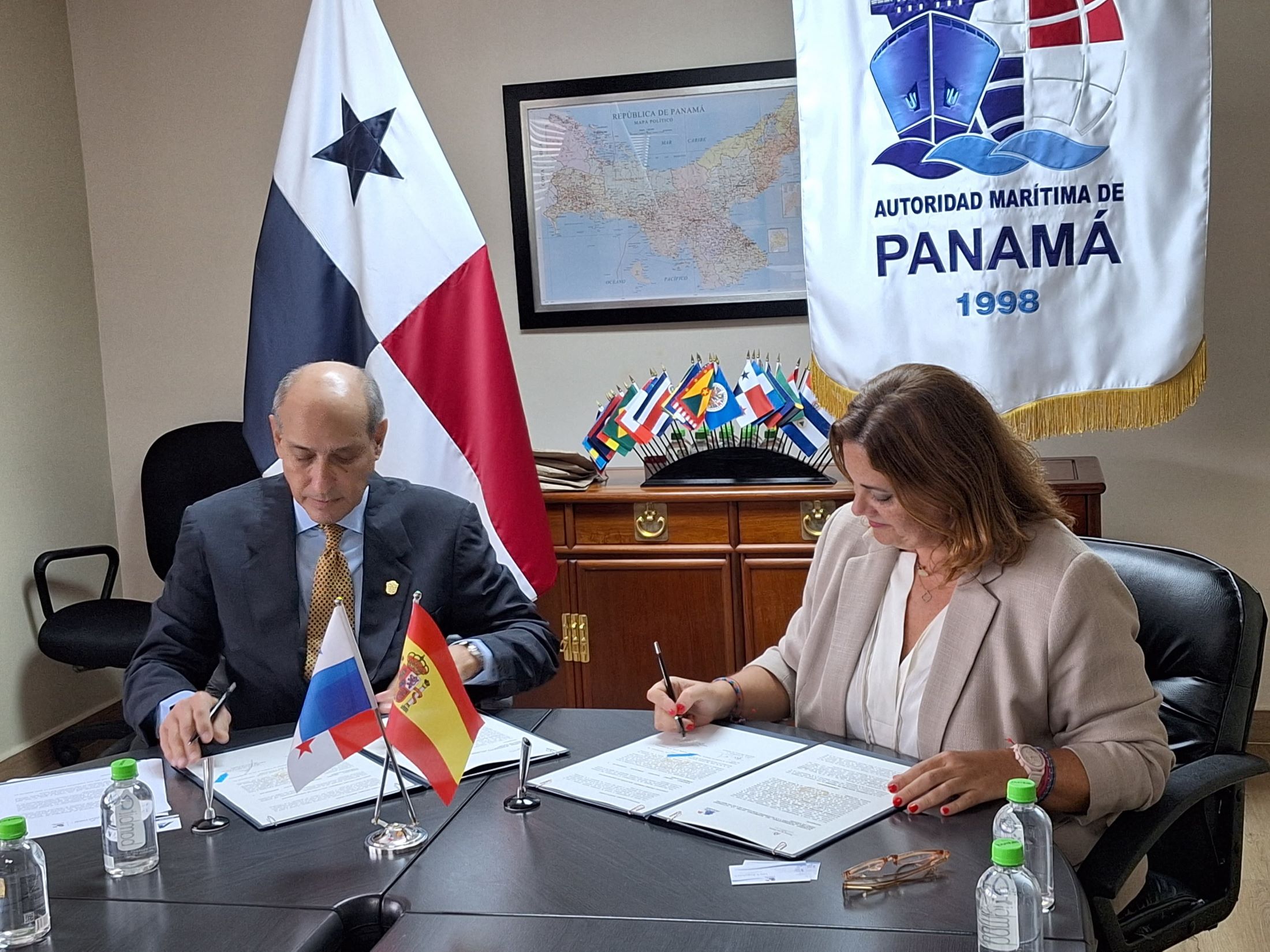 Puertos de Las Palmas - AP Panamá - presidentes
