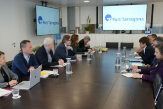 El Puerto de Tarragona y la Universidad Rovira i Virgili celebran una reunión de trabajo para impulsar la formación y proyectos estratégicos del territorio