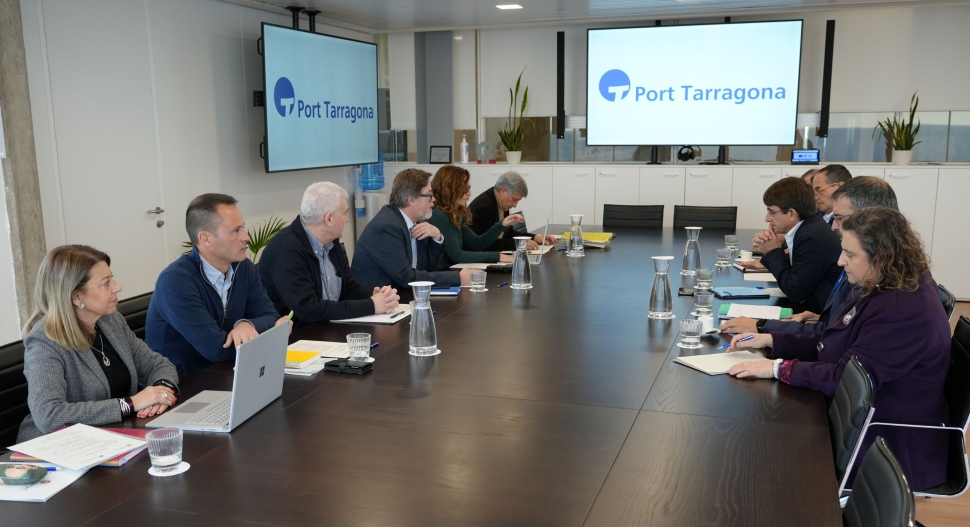 El Puerto de Tarragona y la Universidad Rovira i Virgili celebran una reunión de trabajo para impulsar la formación y proyectos estratégicos del territorio