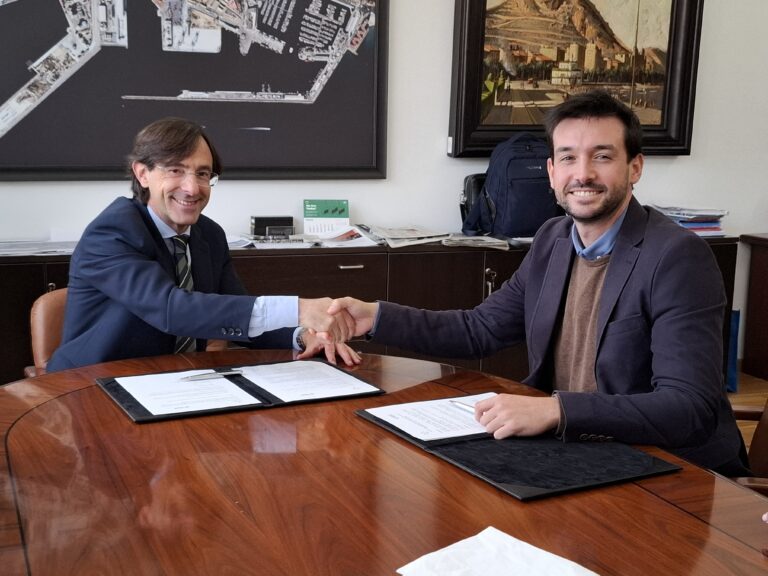 La Autoridad Portuaria de Alicante y Mediterranean Algae impulsan la mejora de la calidad del agua a través de la implantación piloto de BIOREMED ALGAE