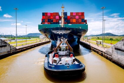 Los tránsitos por el canal de Panamá continúan un 10% por debajo de sus valores medios históricos
