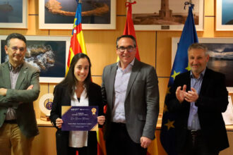 Eva Romano, investigadora de IHCantabria, recibe uno de los Premios Cátedra Smart Ports en la categoría de Mejor Tesis Doctoral en el Puerto de Castellón