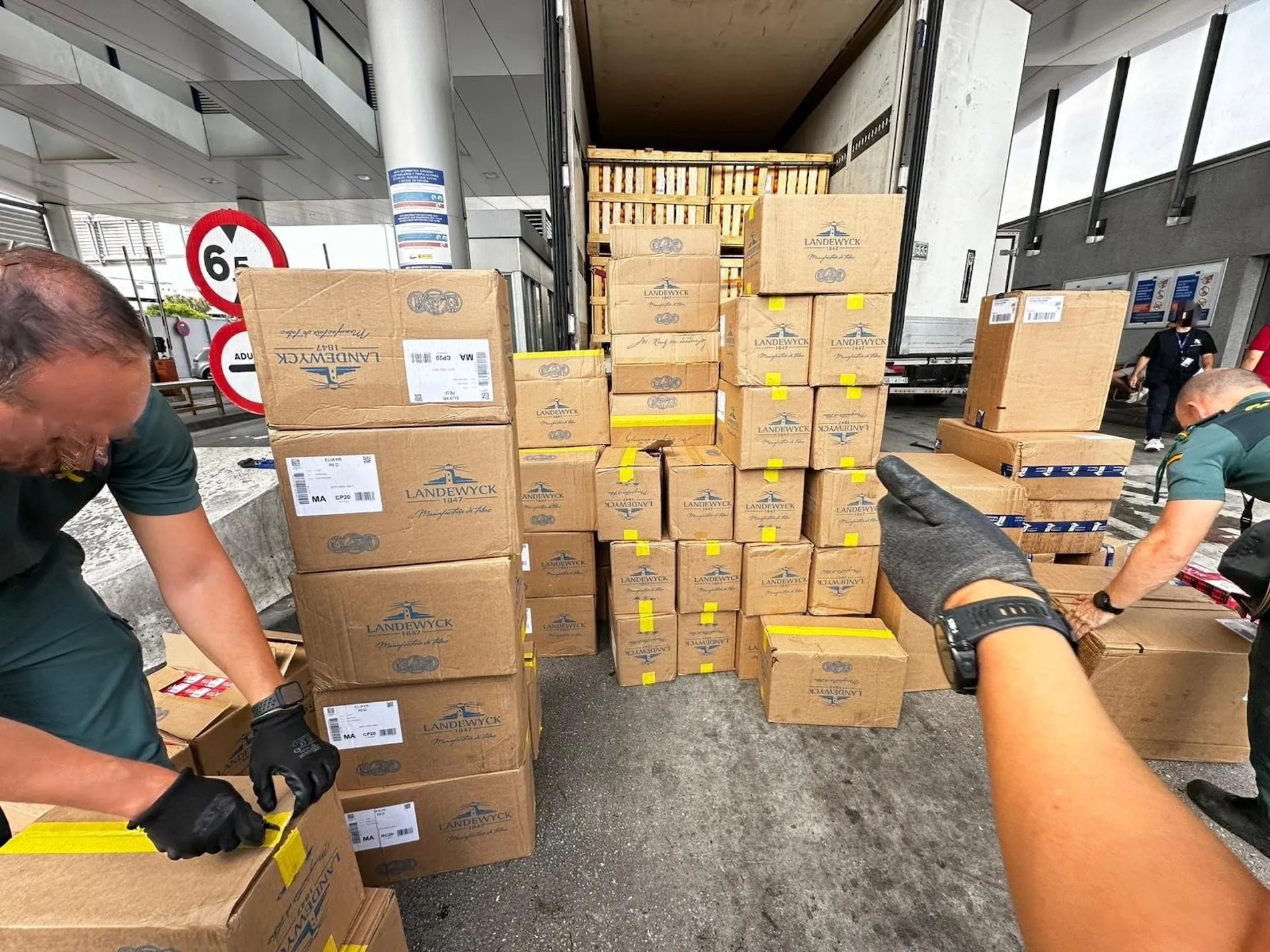 Guardia Civil - contrabando de tabaco - Algeciras