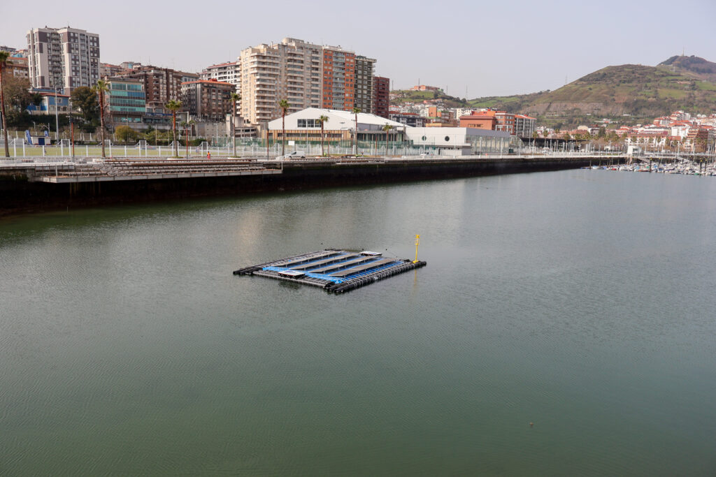 Puerto de Bilbao - energía solar flotante
