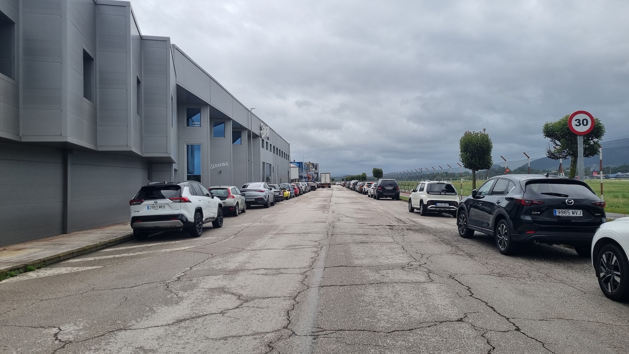 El Puerto de Santander invierte 826.300 euros en la renovación del vial sur del polígono de Actimarsa