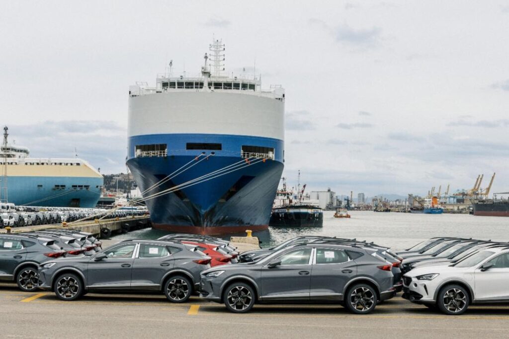 Port de Barcelona - Car carrier