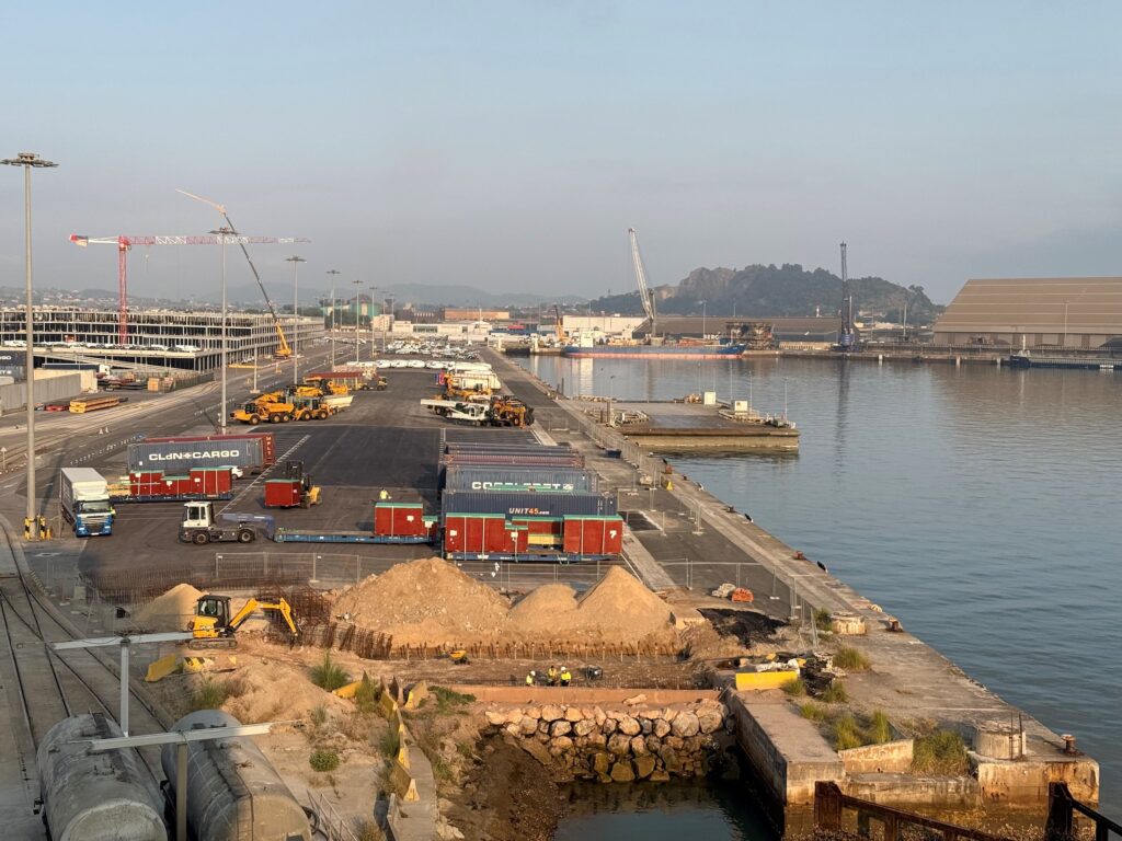 Obras en Raos 8 en el Puerto de Santander
