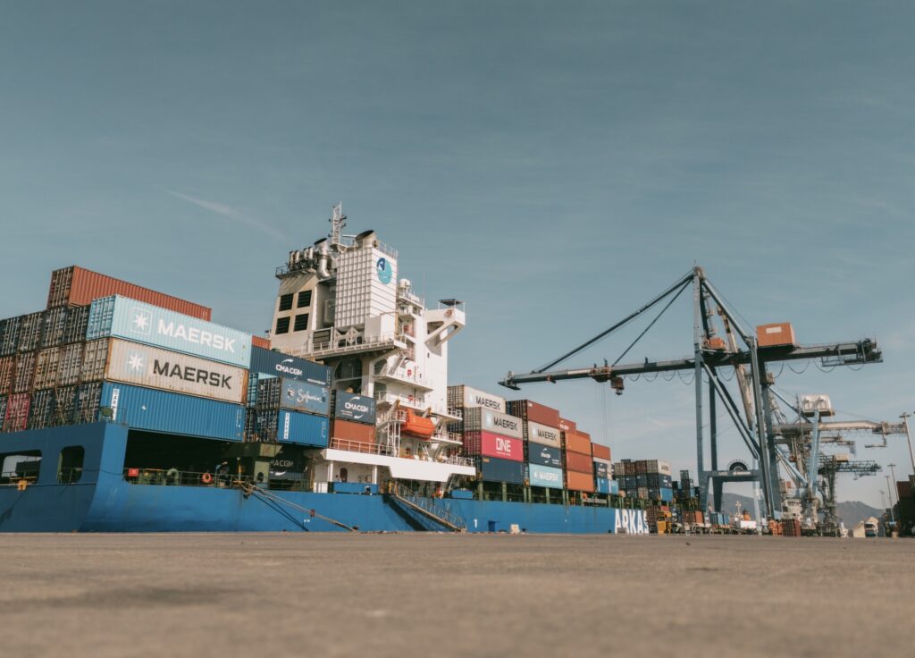 Descarga de contenedores en el Puerto de Castellón