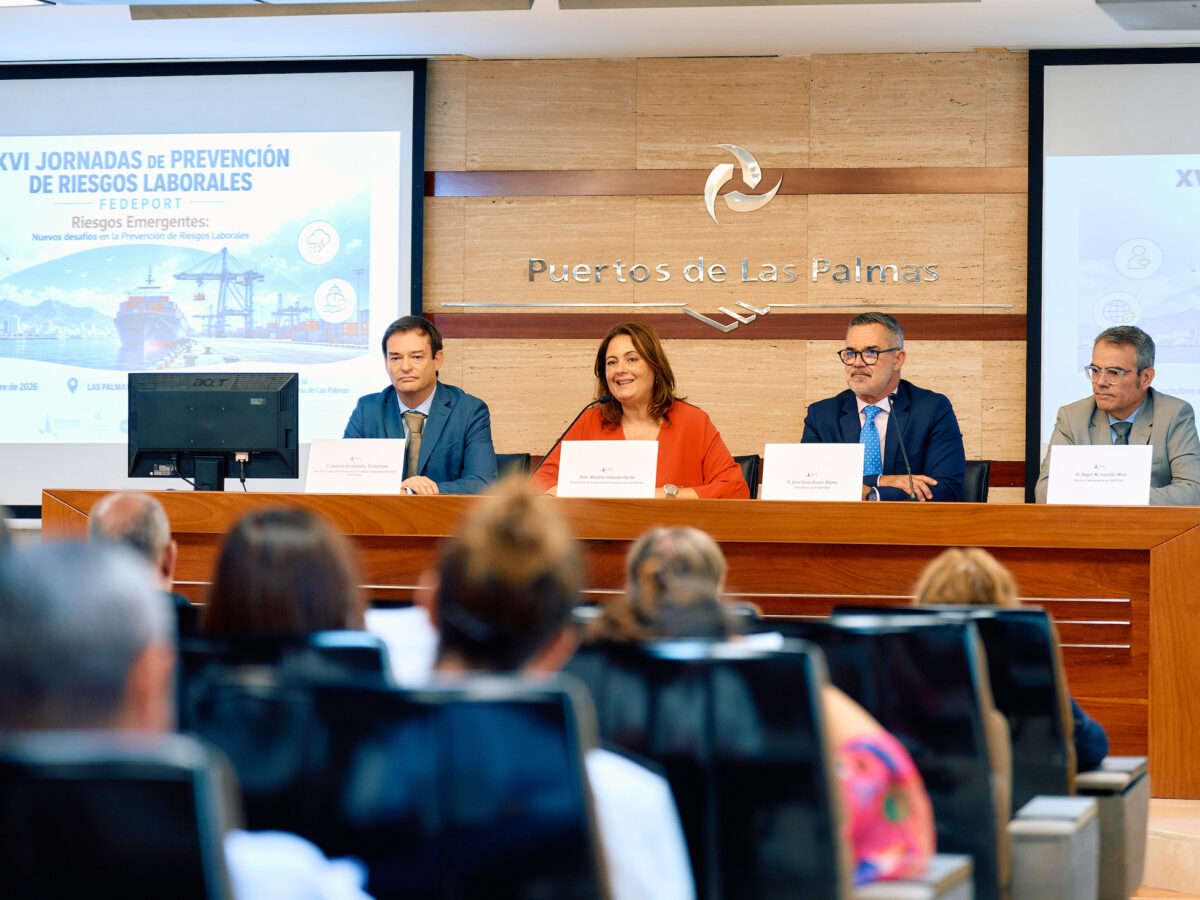 Mesa de apertura de las XVI Jornadas de Prevención de Riesgos Laborales de FEDEPORT