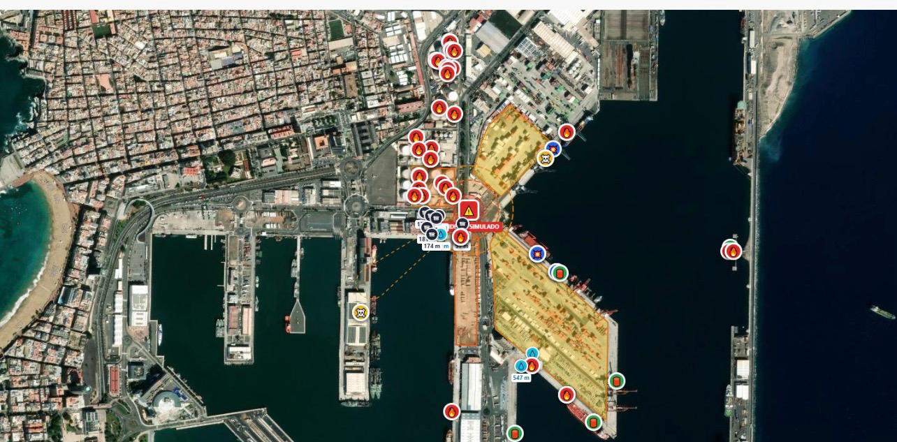 Detalle de un incidente simulado en el puerto de Las Palmas con instalaciones resaltadas y recursos localizados.